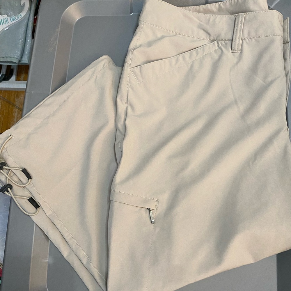 "Eddie Bauer Women's Casual Capris - Effortless Elegance"